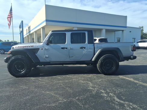 Used 2021 Jeep Gladiator Mojave AWD/4WD image 2