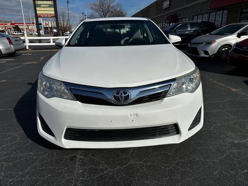 Used 2012 Toyota Camry LE image 2