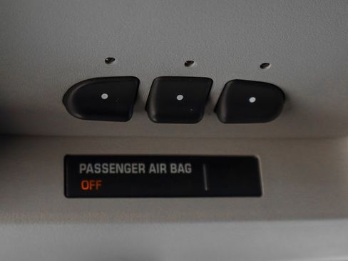 Used 2013 Chevrolet Silverado 1500 LT image 30