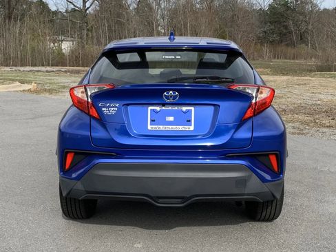Used 2021 Toyota C-HR XLE image 6