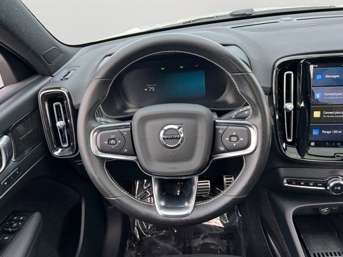 Used 2021 Volvo XC40 P8 Recharge w/ Advanced Package image 17