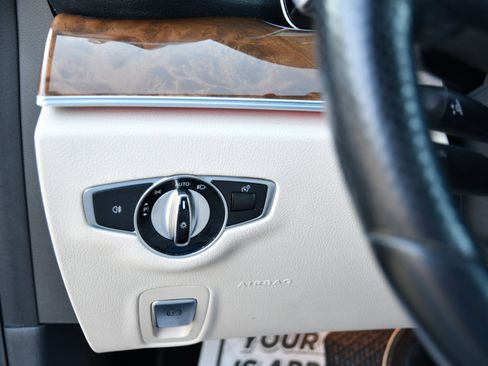 Used 2017 Mercedes-Benz E 300 image 9