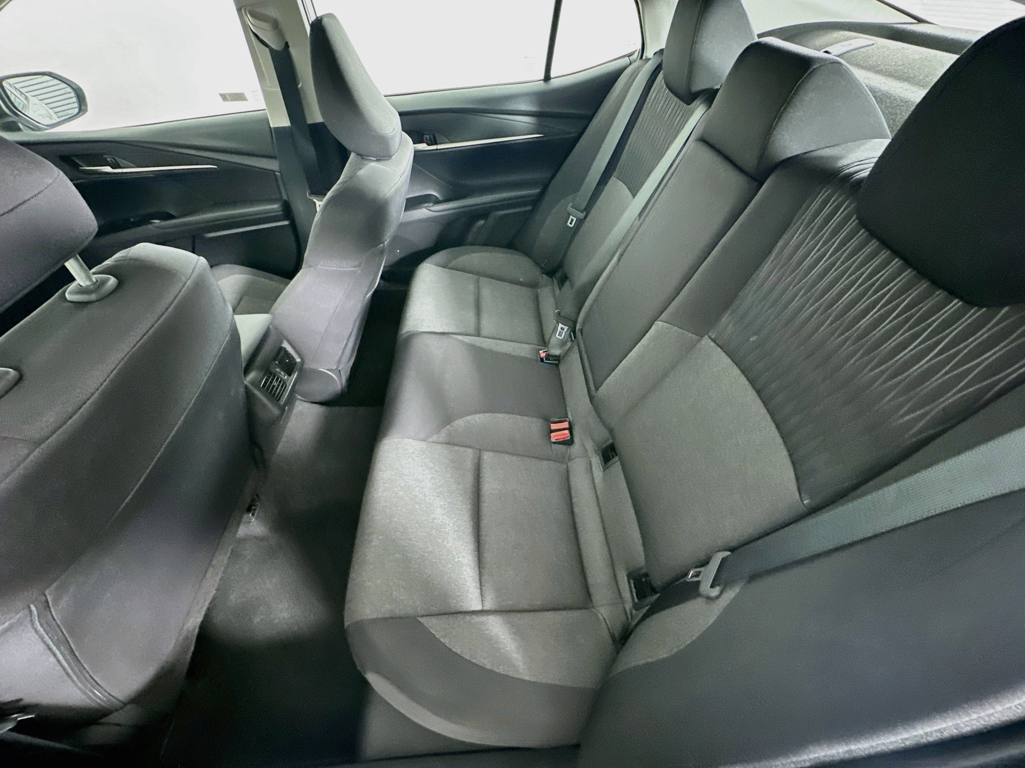 Used 2025 Toyota Camry LE FWD image 28