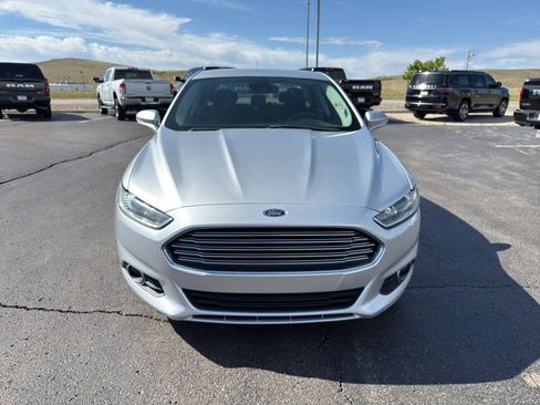 Used 2016 Ford Fusion SE AWD/4WD image 2