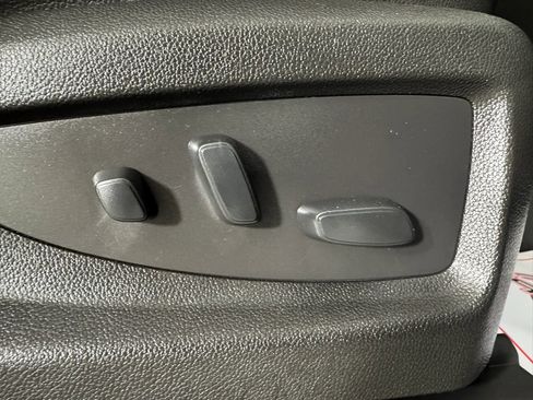 Used 2020 GMC Yukon SLT w/ Graphite Performance Edition image 38