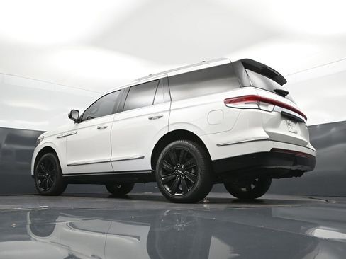 Used 2024 Lincoln Navigator Reserve AWD/4WD image 38