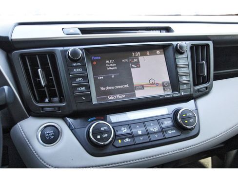 Used 2018 Toyota RAV4 Limited image 24