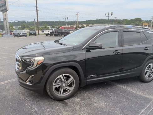 Certified 2020 GMC Terrain SLT w/ Preferred Package FWD image 2