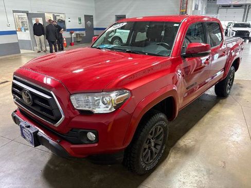 Used 2023 Toyota Tacoma SR5 w/ Technology Package AWD/4WD image 4