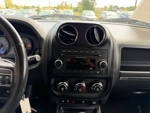 Used 2015 Jeep Patriot High Altitude AWD/4WD image 19