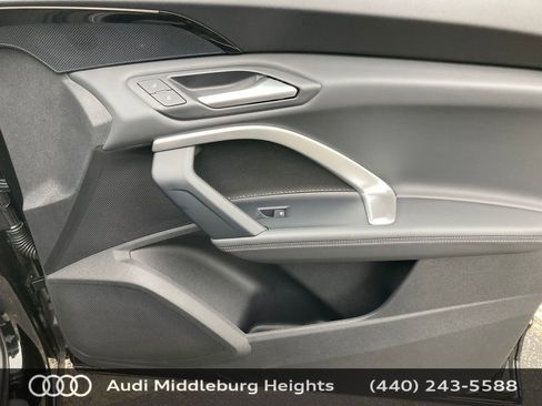 Used 2025 Audi Q5 Premium w/ Convenience Package image 23