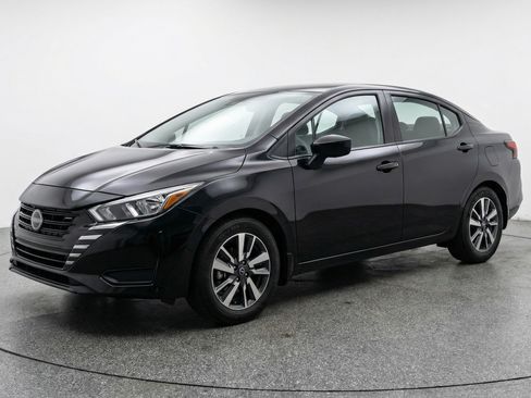 Used 2025 Nissan Versa SV FWD image 3