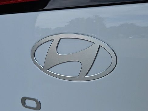 Certified 2025 Hyundai Kona SEL AWD/4WD image 25