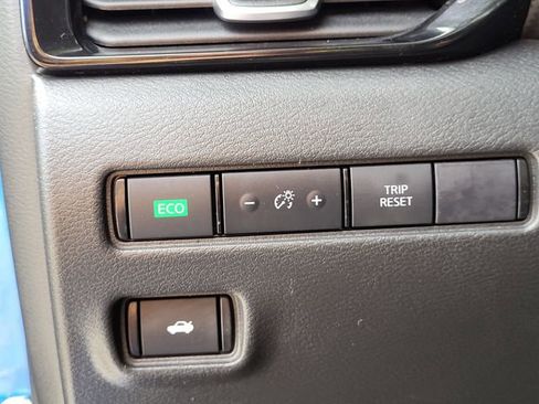 Certified 2024 Nissan Sentra SV image 9