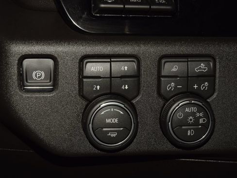 Used 2026 Chevrolet Silverado 2500 ZR2 AWD/4WD image 36