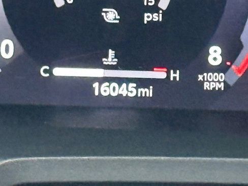 Used 2024 Toyota Tacoma TRD Sport w/ TRD Sport Upgrade Package image 32