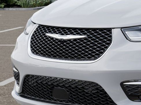 New 2026 Chrysler Pacifica Select image 12