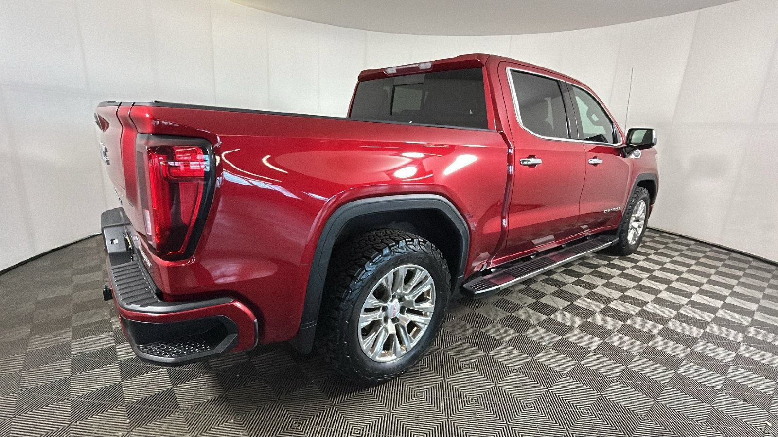 Used 2021 GMC Sierra 1500 Denali AWD/4WD image 3