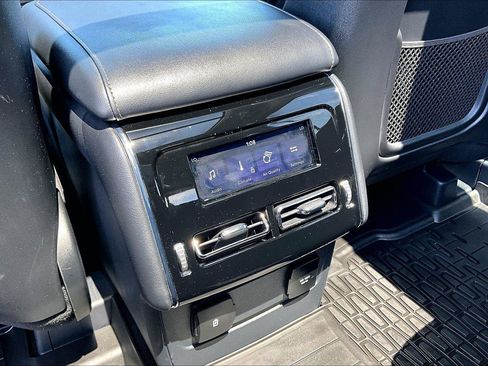 Used 2025 Lincoln Aviator AWD image 34