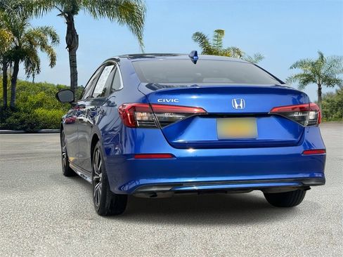 Used 2022 Honda Civic EX image 3