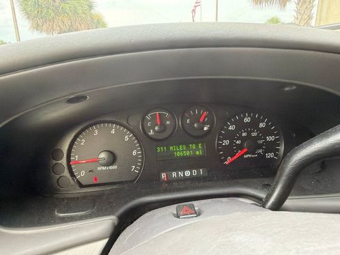 Used 2007 Ford Taurus SE FWD image 2