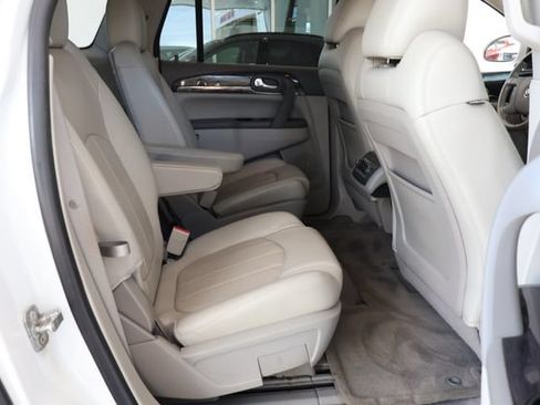 Used 2017 Buick Enclave Premium w/ Experience Buick Package FWD image 23