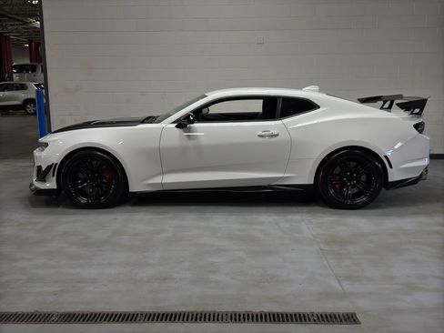 Used 2023 Chevrolet Camaro ZL1 image 2