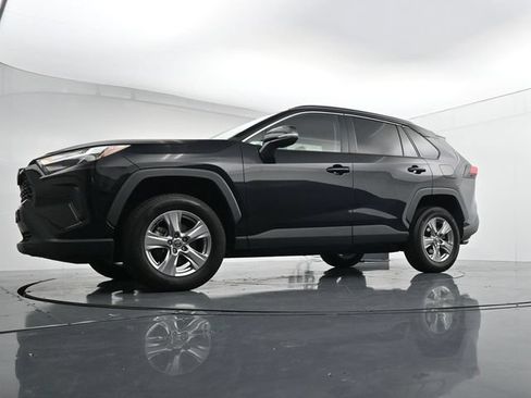 Used 2023 Toyota RAV4 XLE AWD/4WD image 31