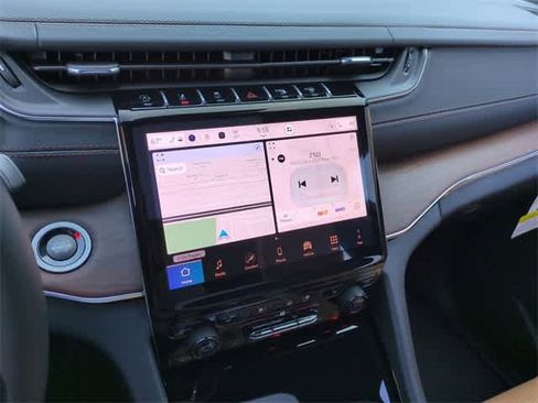 New 2025 Jeep Grand Cherokee Summit image 29