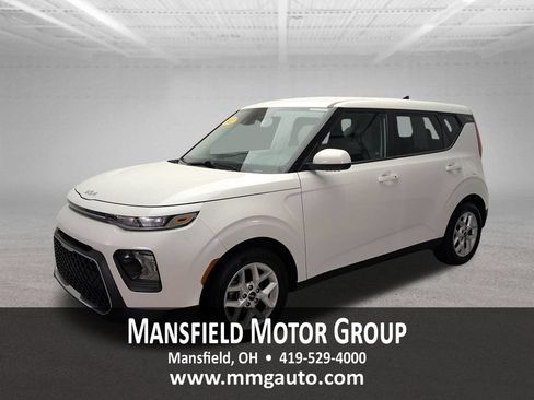 Used 2022 Kia Soul S FWD image 1
