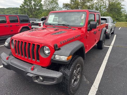Used 2021 Jeep Gladiator Rubicon w/ Cold Weather Group AWD/4WD image 2