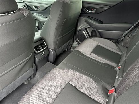 Used 2025 Subaru Outback Premium image 9