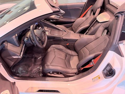 Used 2023 Chevrolet Corvette Stingray Premium Conv w/ Z51 Performance Package RWD image 35
