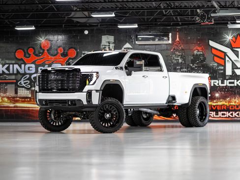 Used 2026 GMC Sierra 3500 Denali Ultimate AWD/4WD image 1