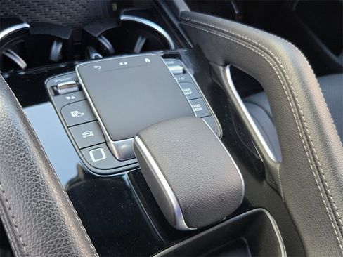 Used 2025 Mercedes-Benz GLE 450e 4MATIC image 23
