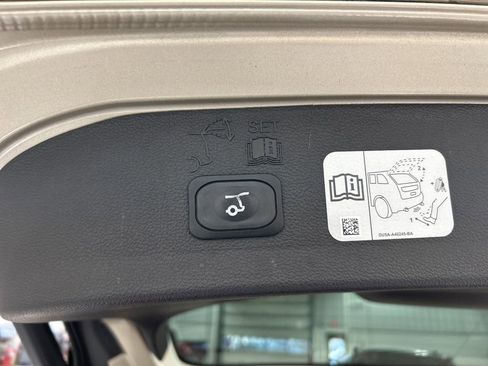 Used 2018 Ford Escape Titanium image 29