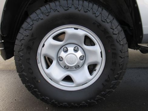 Used 2020 Toyota Tacoma SR image 27