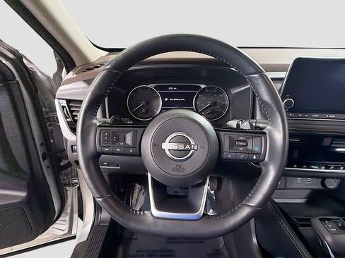 Used 2023 Nissan Rogue SL AWD/4WD image 13