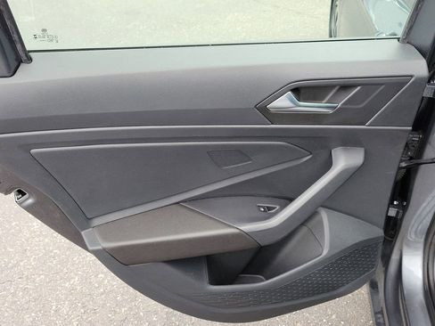 Used 2024 Volkswagen Jetta Sport image 8