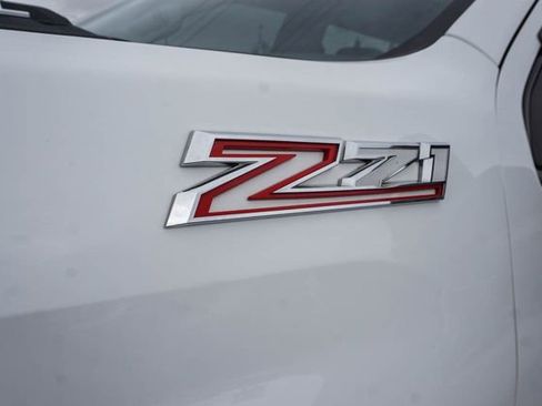 Used 2024 Chevrolet Silverado 2500 Custom w/ Z71 Off-Road Package AWD/4WD image 8