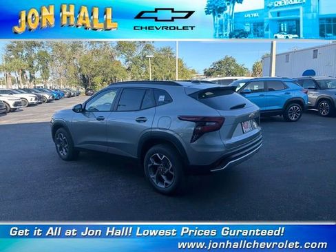 Used 2026 Chevrolet Trax LT image 6