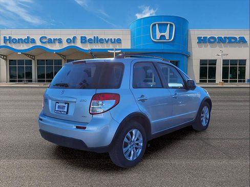 Used 2013 Suzuki SX4 Premium image 9