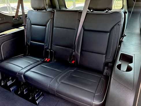 Used 2025 GMC Yukon XL Elevation AWD/4WD image 12