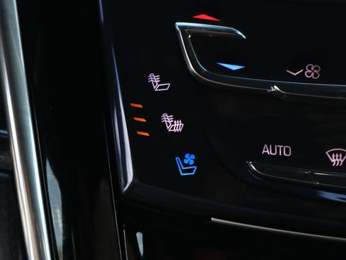 Used 2018 Cadillac Escalade ESV Platinum image 43