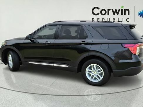 Certified 2025 Ford Explorer Active AWD/4WD image 3