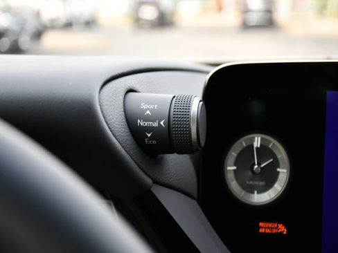 New 2025 Lexus ES 350 w/ Premium Package image 17