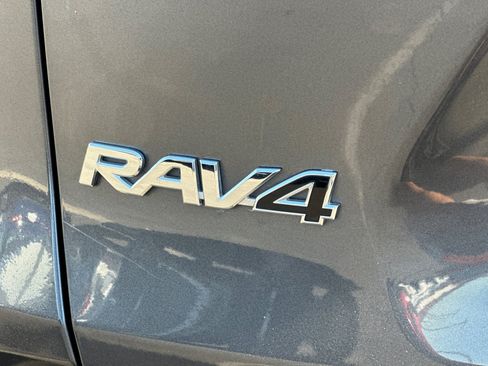 Certified 2020 Toyota RAV4 XLE w/ Convenience Package AWD/4WD image 27