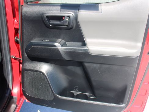 Used 2022 Toyota Tacoma SR AWD/4WD image 15