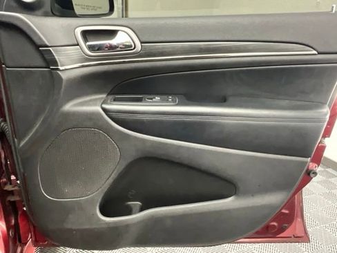 Used 2019 Jeep Grand Cherokee Limited X image 12