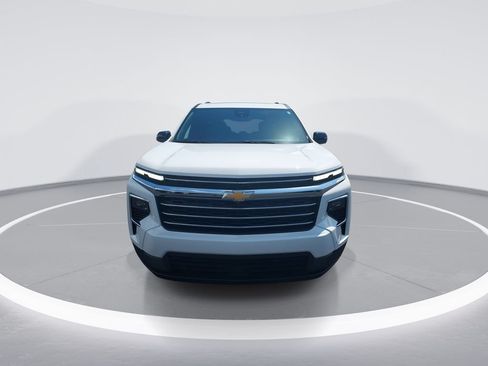 New 2026 Chevrolet Traverse LT w/ Enhanced Driving Package FWD image 3